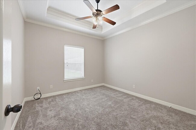 Building Photo - 102 Remington Cir