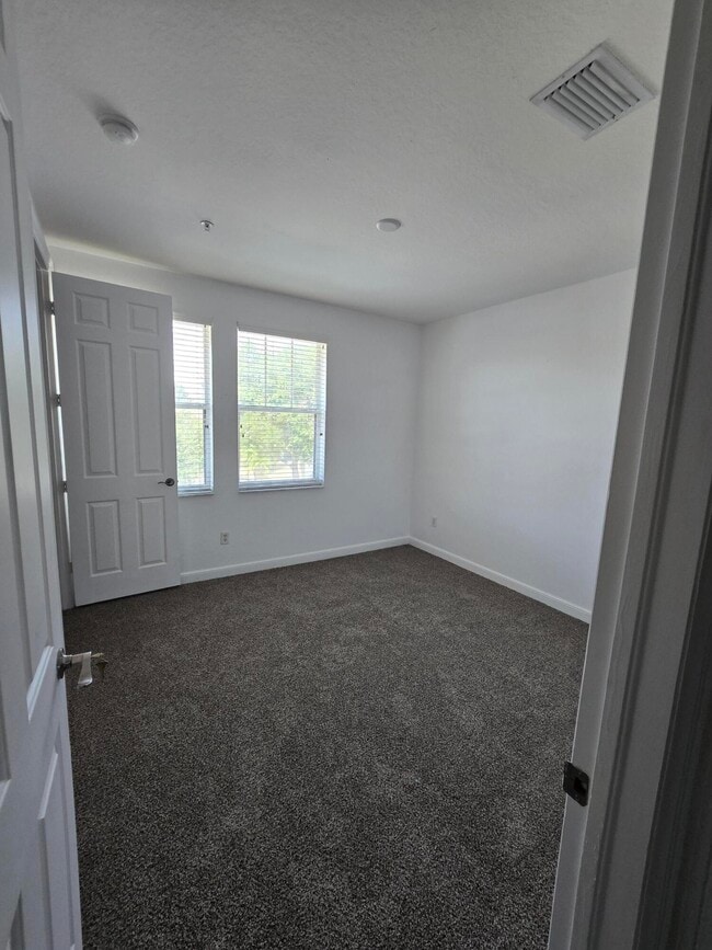 Building Photo - 660 Amador Ln