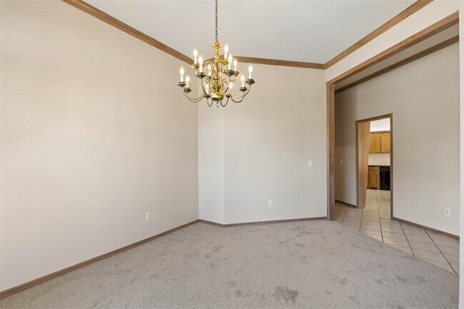 Building Photo - 2725 Blue Quail Pass