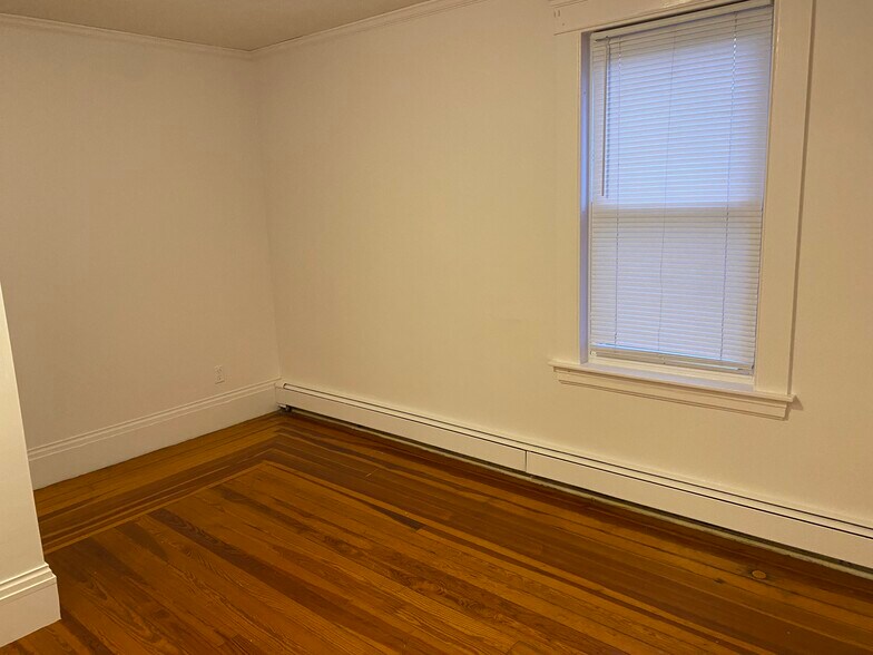 Building Photo - 1425 Manville Rd