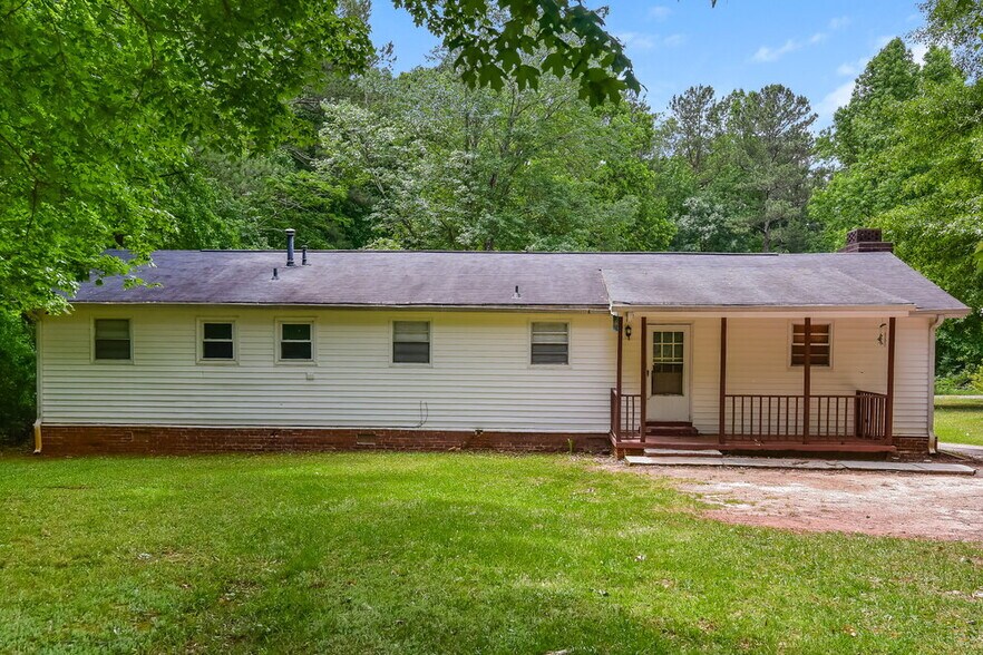 Building Photo - 160 Swan Lake Dr