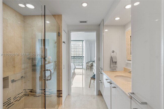 Building Photo - 3350 SW 27th St