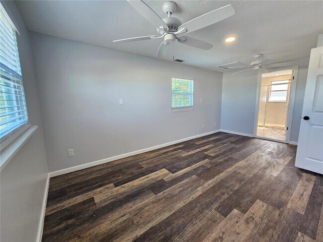 Building Photo - 8229 Cypress Rd