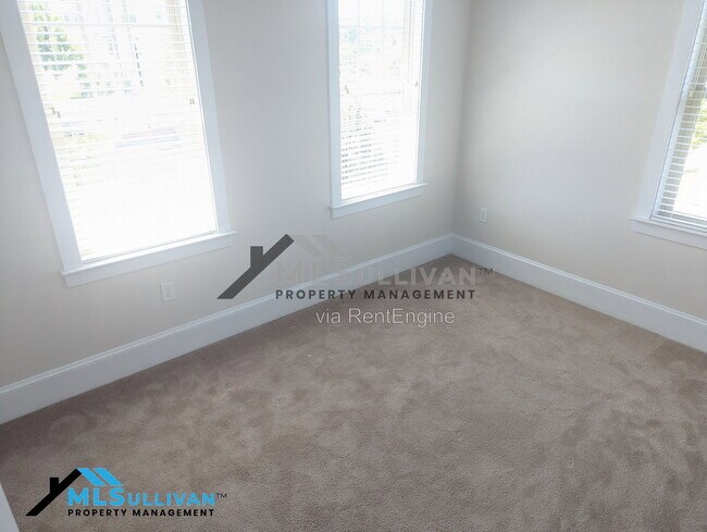 Building Photo - 375 Avett Dr