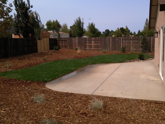 Building Photo - South Redding Home