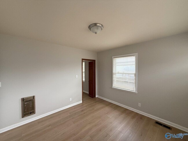 Building Photo - 2106 NW Sullivan Rd