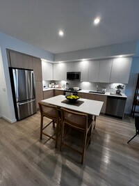 Building Photo - 572 S Biscayne River Dr