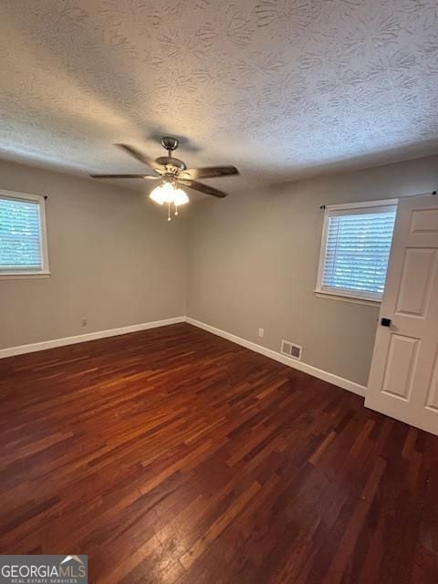 Building Photo - 1015 Castlewood Dr