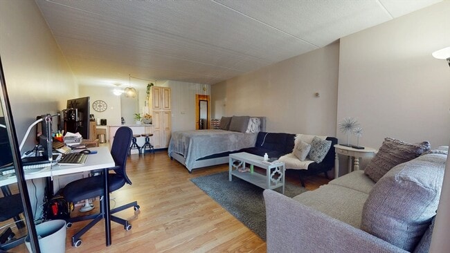 Building Photo - 200 Swanton St