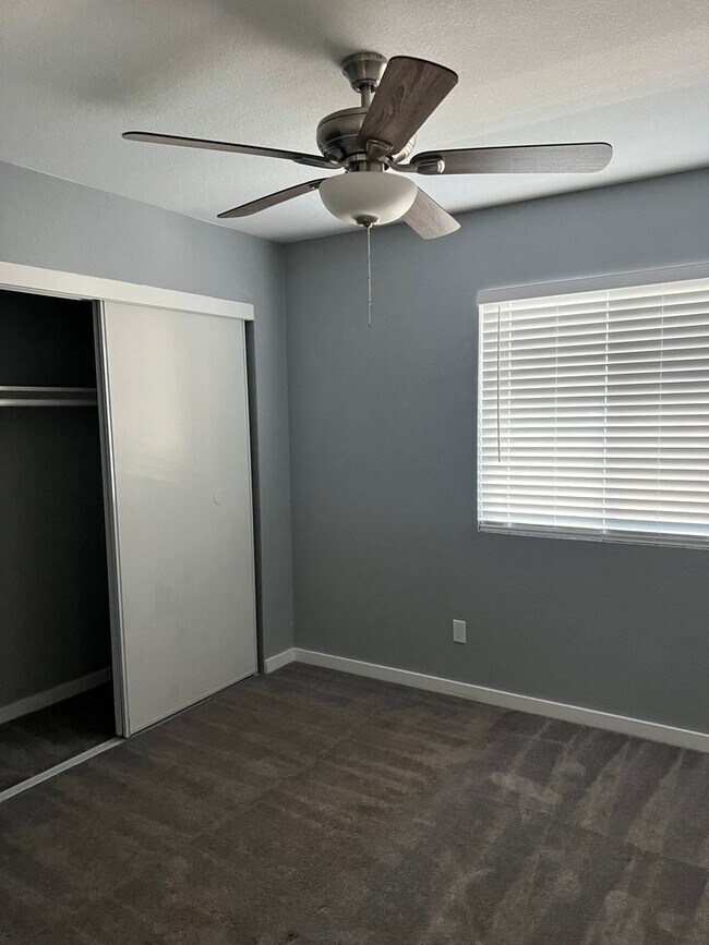 Building Photo - 12731 W Tasha Dr