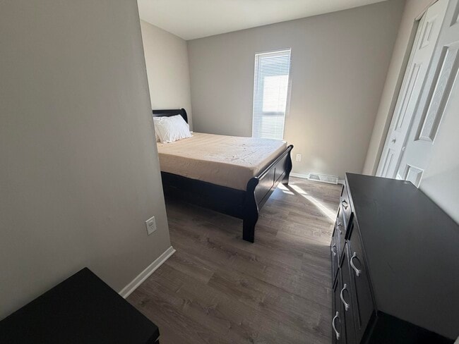 Building Photo - 203 Wheaton Ct