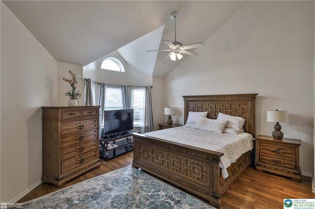 Building Photo - 204 Ridings Cir