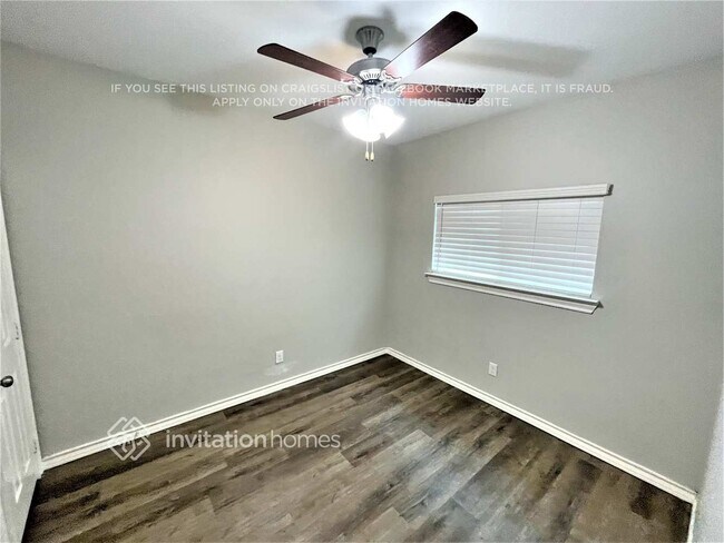 Building Photo - 1944 Melrose St