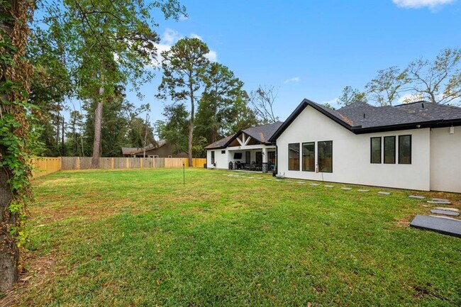 Building Photo - 32810 Oak Creek Dr