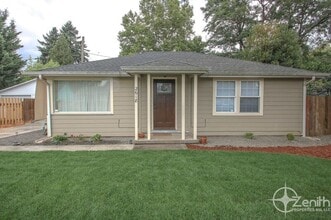 Building Photo - 2618 E 26th St