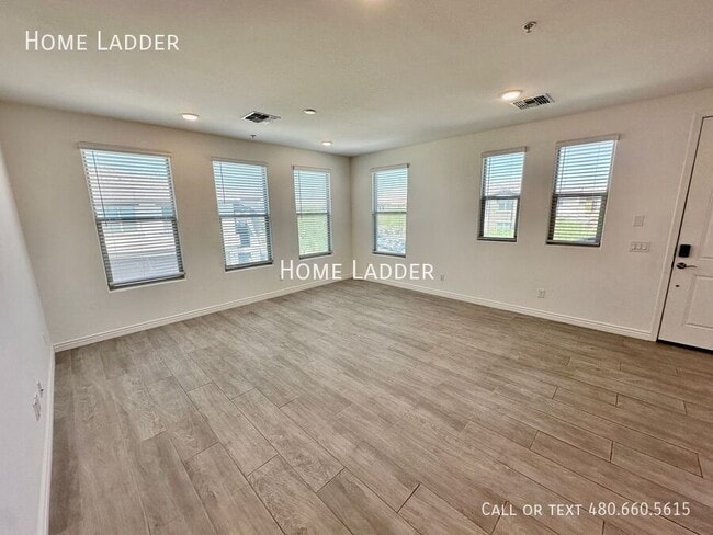 Building Photo - 5100 E Rancho Paloma Dr