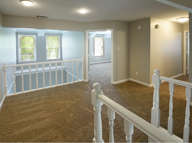Building Photo - 3 Bedroom with Bonus, 2.5 Bathroom Near Lo...