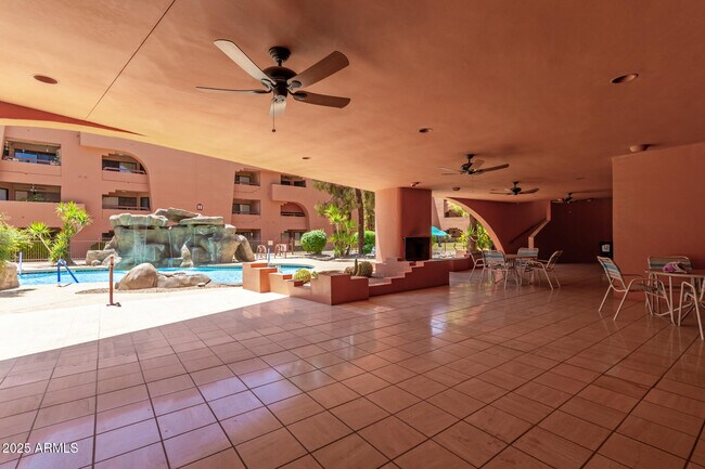 Building Photo - 12222 N Paradise Village Pkwy W