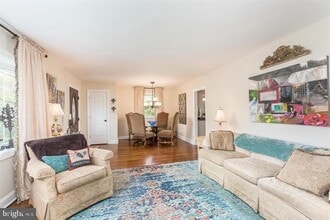 Building Photo - 523 Wayne Ave