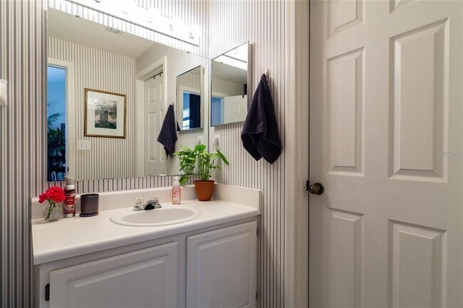 Building Photo - 10000 SW 52nd Ave