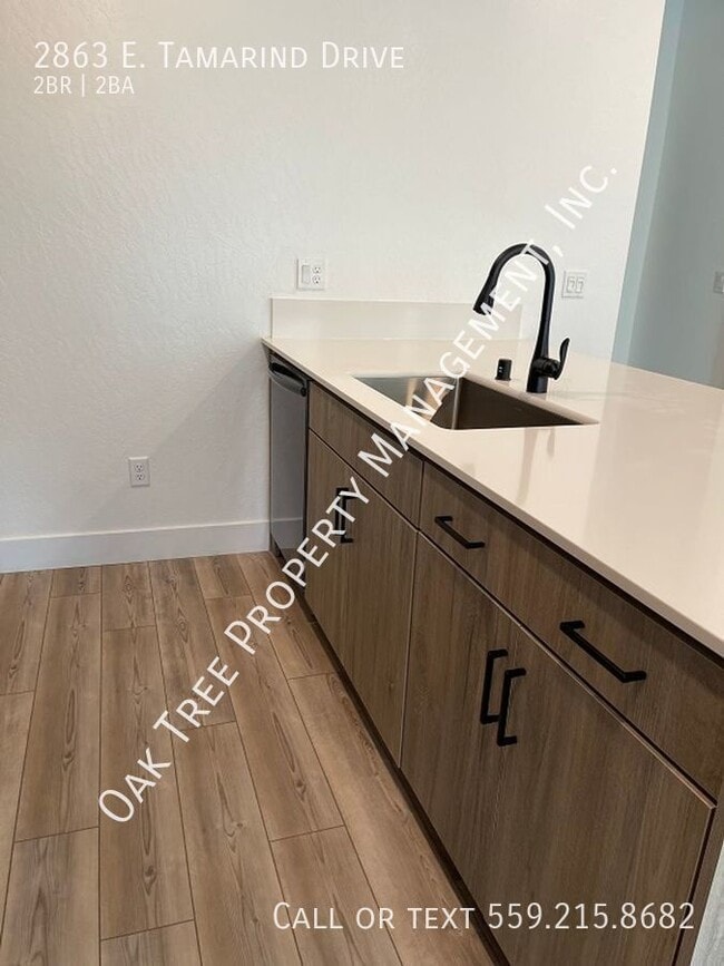 Building Photo - 2863 E Tamarind Dr