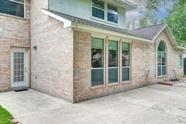 Building Photo - 10103 Cottonwood Canyon Dr