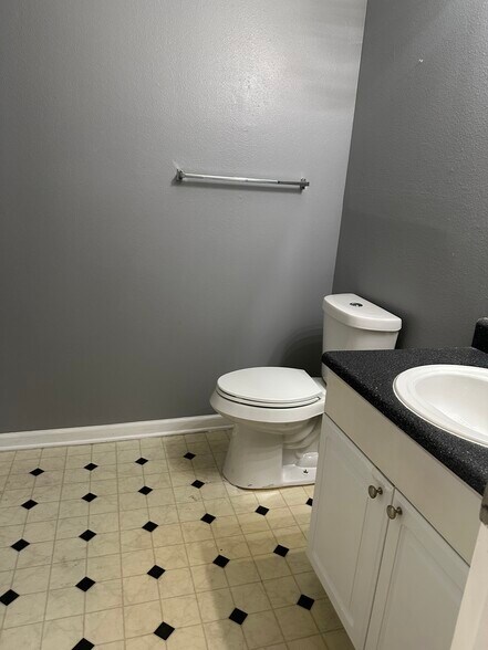 Building Photo - 8819 Villa View Cir