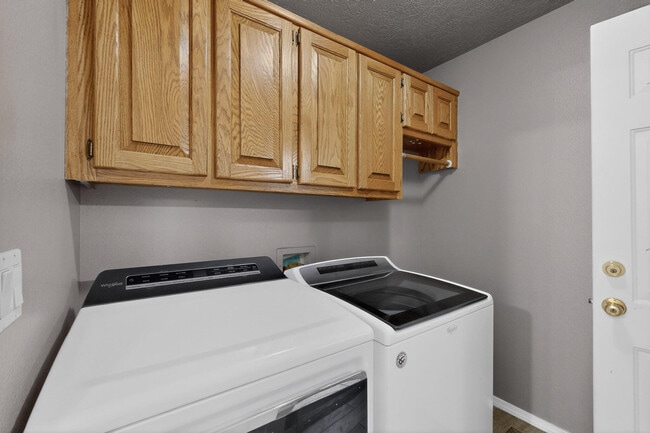 Building Photo - 16 Sheba Pl