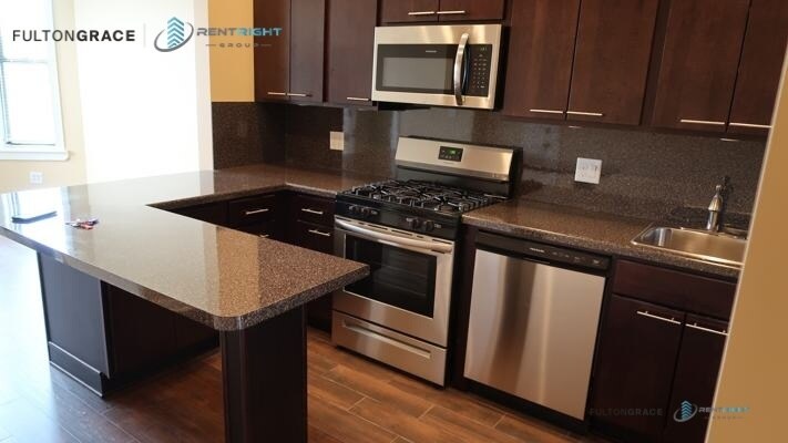 Building Photo - 1357 N Ashland Ave