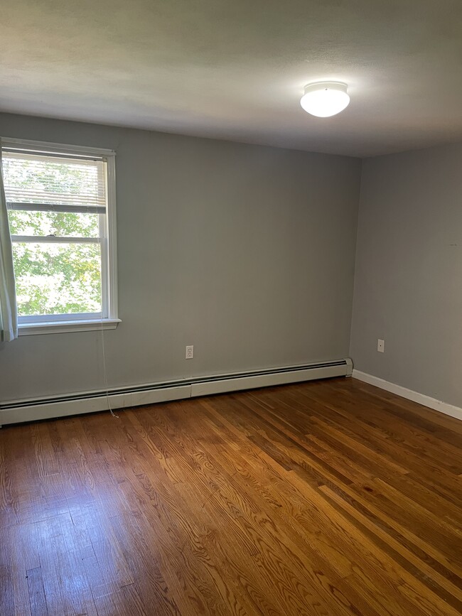 Bedroom w/ large closet - 123 Central St