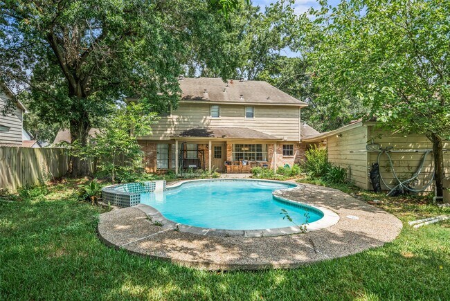 Building Photo - 715 Marne Ln