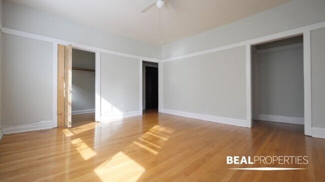 Building Photo - 0 bedroom in CHICAGO IL 60657