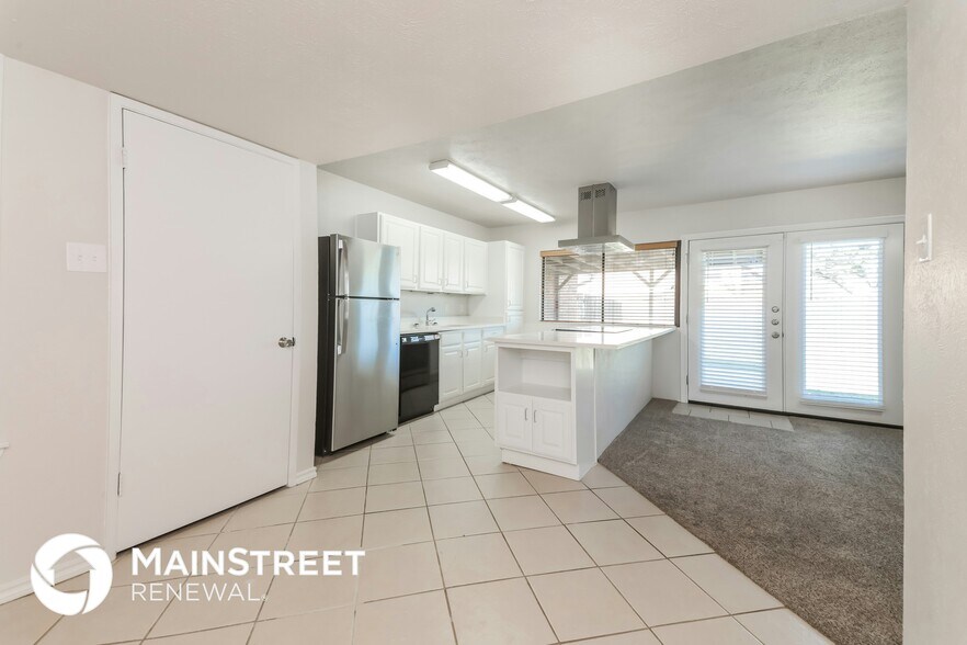 Building Photo - 713 Arbor Downs Dr