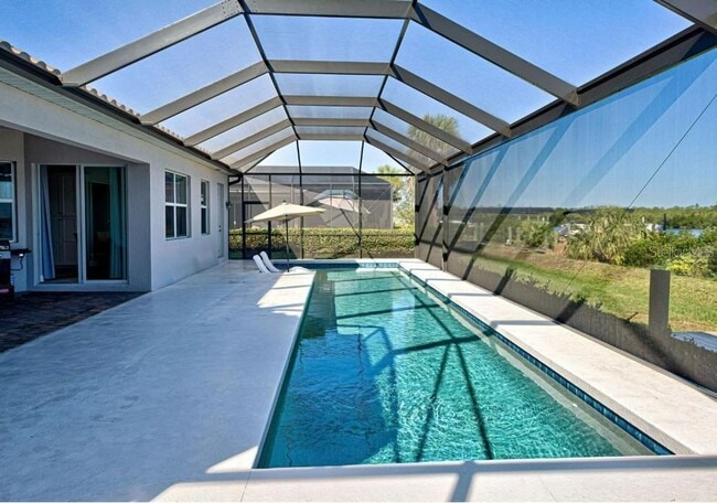 Building Photo - 15240 Spanish Point Dr