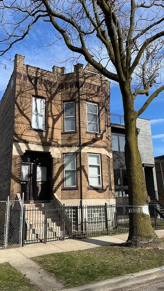 Building Front - 1333 N Rockwell St