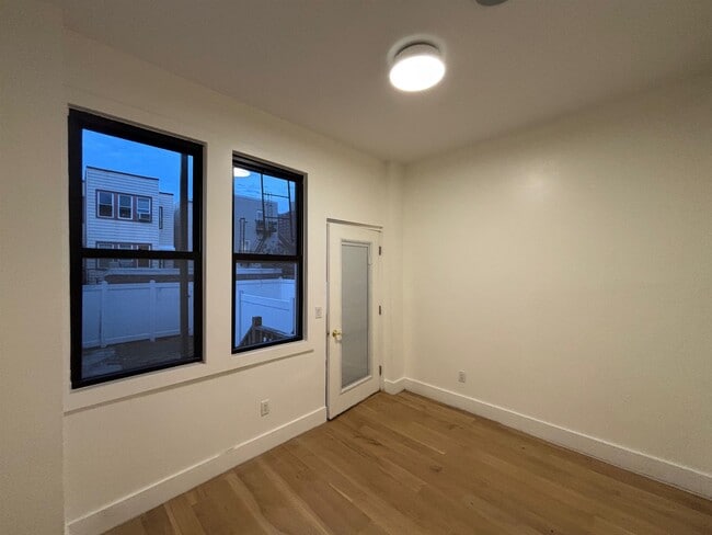 Building Photo - 50 Grace St