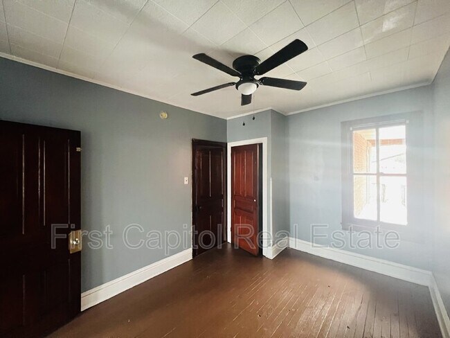 Building Photo - 1290 W King St