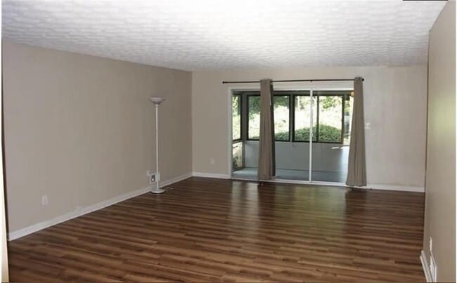 Building Photo - 3526 Clubland Dr