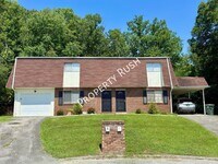 Building Photo - 2323 Green Forest Dr