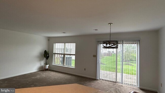 Building Photo - 424 Waverly Woods Dr