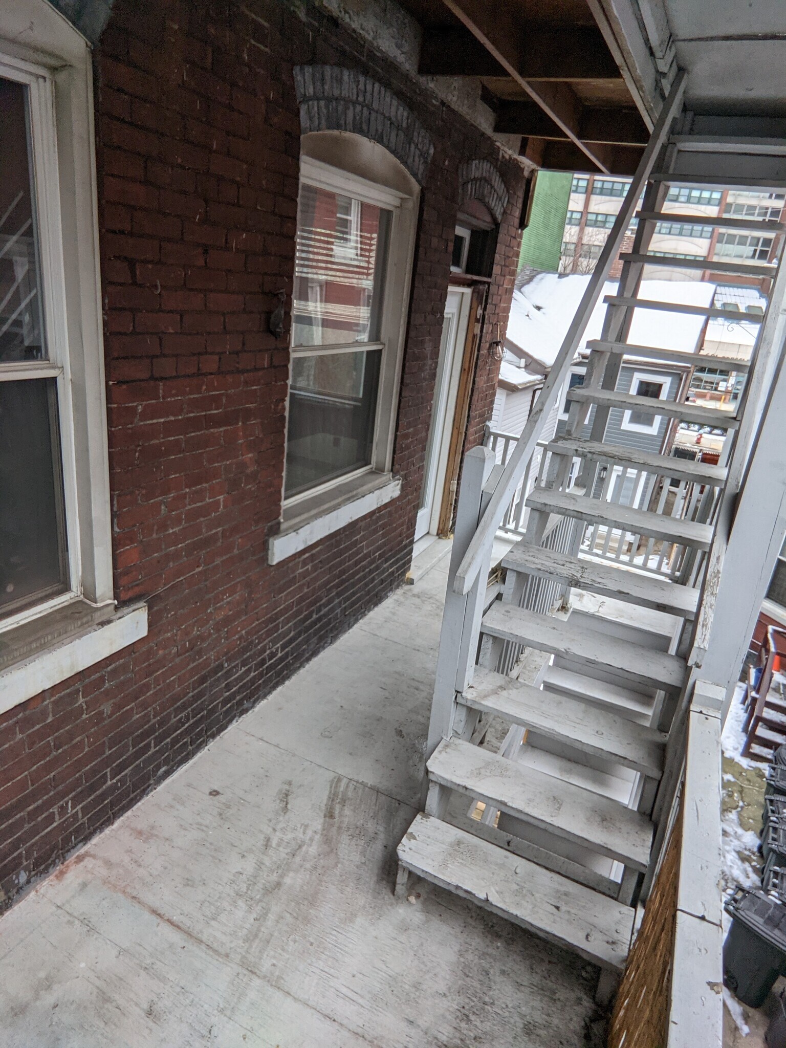 Building Photo - 601 Lockhart St