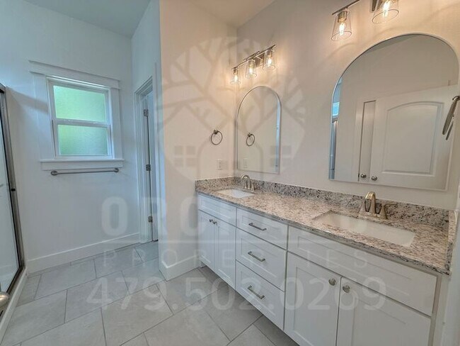 Building Photo - Bella Vista Single-Family Home- 3 Bed/ 2 B...