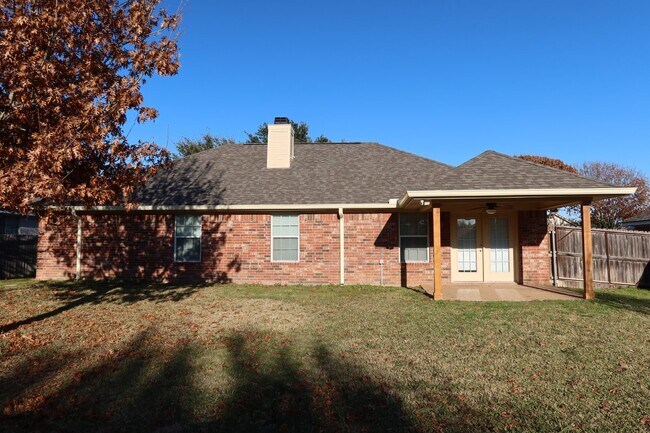 Building Photo - Charming 3-Bedroom Home with 2 Full Bathrooms in Waco, TX - Must See!
