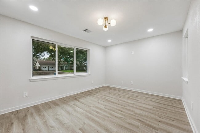 Building Photo - 9627 Vilven Ln