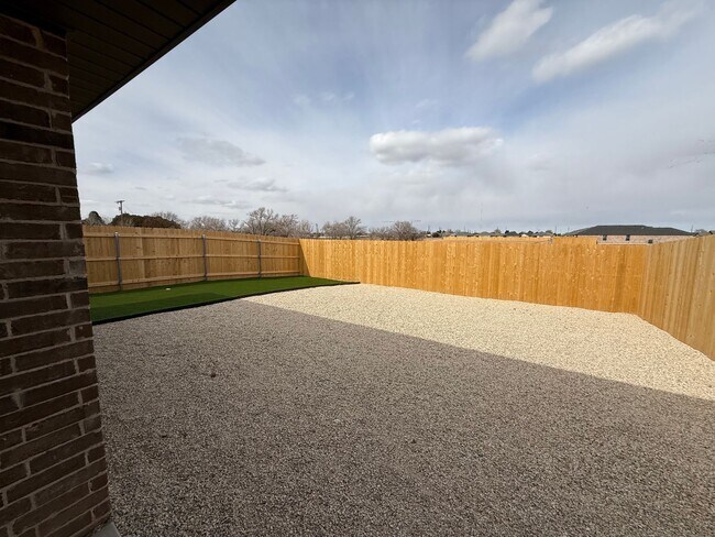 Building Photo - NEW 3 BEDROOM HOME IN ELM MEADOWS!