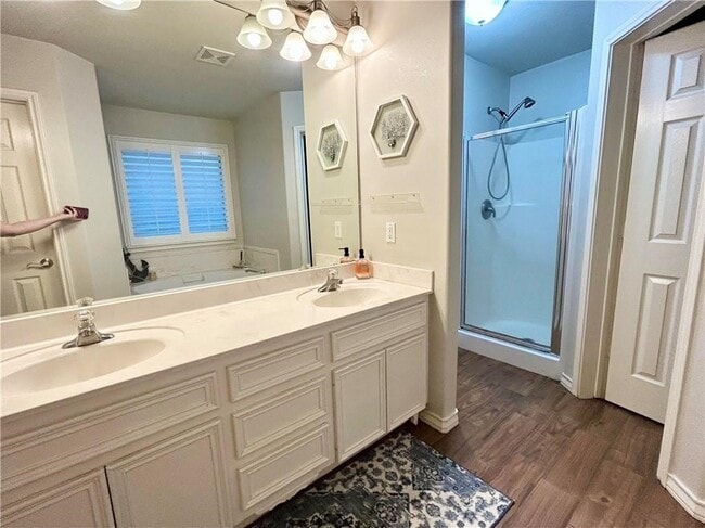 Building Photo - 7005 Vineyard Dr