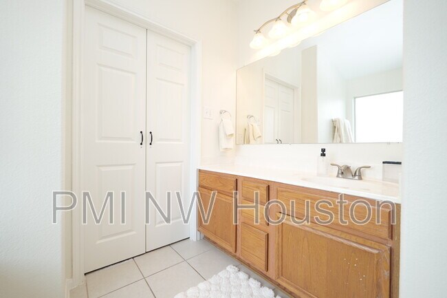 Building Photo - 1203 Lavender Shade Ct
