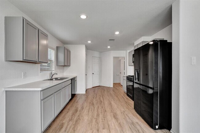 Building Photo - 1518 Carmona Ct