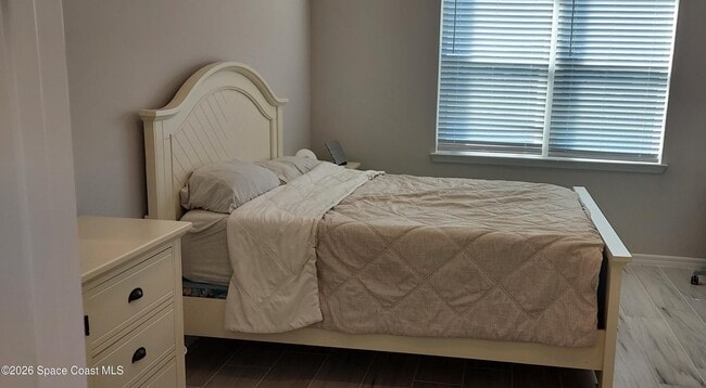 Building Photo - 5090 Daybreak Dr