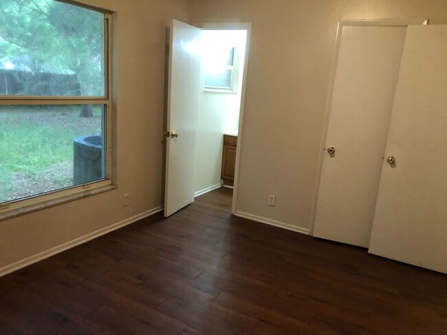 Building Photo - SPACIOUS 3BR/1.5BA w/Carport, Beautiful Wood Finish Flooring, Privacy Fenced Backyard! NO APP FEE!